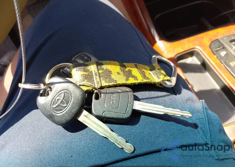 2003 Toyota Camry Xle V6 from USA, damaged, VIN 4T1BF30K53U043266